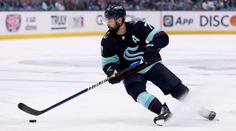 Další hrůzostrašné zranění. Hvězdě NHL brusle pořezala nohu