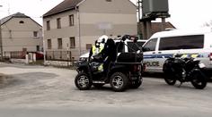 Policisté zasažení bleskem popsali, co se stalo. A dostali vyznamenání!