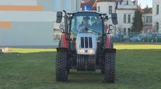 Zemědělci by uvítali řidičák na traktor od 16 let. Ministerstvo je proti