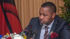 Viceprezident Malawi nepřežil pád letadla. Pátrali po něm od pondělí
