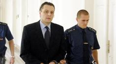 Střelec z pražských Vinohrad, který postřelil jiného muže, dostal jen dva roky