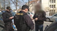 Muž měl v autě velmi nebezpečný červený fosfor! Policie uzavřela ulici