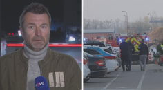 Reportér TV Nova popsal situaci ve zbrojovce. Dovnitř se nikdo nedostane