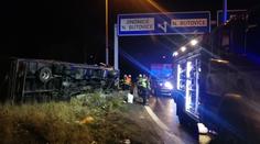 Černé ráno tiráků v Praze: Kolony, vyteklá nafta i vysypaný náklad