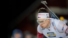Biatlonisté na ženskou štafetu nenavázali. Se třemi trestnými koly skončili v TOP 10