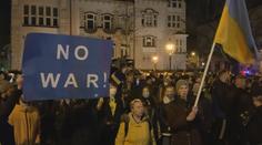 Rusové protestují proti válce na Ukrajině. Policie demonstranty zatýká