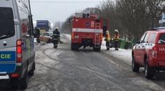 Ledovka trápí řidiče, bouraly i dva autobusy, jeden byl plný dětí