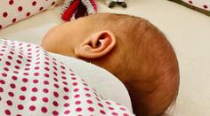 Kačenka z babyboxu už našla domov. Nové rodiče si zcela podmanila