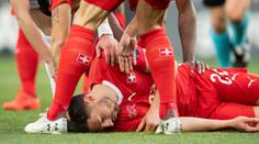 Děsivý pohled: Švýcar po souboji spadl do bezvědomí, zápas dohrál