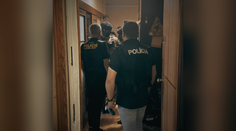 Dopadli muže, který vyhrožoval českým školám. Zadrželi ho na Ukrajině