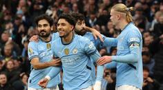 Marmúš už pálí za City! Sestřelil Newcastle hattrickem. Vyhrál i Arsenal