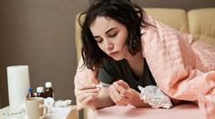 Česku hrozí chřipková epidemie. Letos přijde dřív než obvykle, varuje Prymula