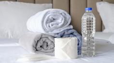 Letuška varuje turisty: Vždy když přijedete do hotelu, dejte láhev vody pod postel