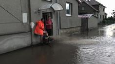 Bouřky řádily v Česku! V kempu spadl strom, voda zatopila sklepy