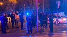 Hromadnou bitku výrostků pod Letenskými sady rozháněla policie