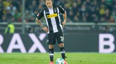 Fotbalista se při oslavě gólu svlékl téměř do naha! Čeká ho trest