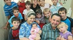 Má už 13 dětí. Chce rodit, dokud nebudou dvojčata