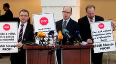 Církevní restituce spojily ČSSD a komunisty. Plánují obstrukce sněmovny