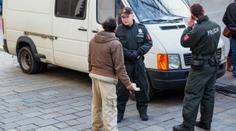 Žena prosila o pomoc, policista to nebral vážně. Našli ji zastřelenou!