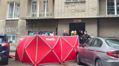 V šachtě bytového domu našli lidské tělo. Bylo tam zřejmě už velmi dlouho