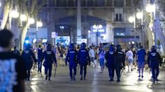 Ostrov povolal na turisty armádu. Míří tam i spousta Čechů