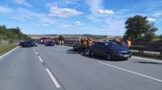 Hromadná nehoda na dálnici D1. Buďte velmi opatrní, vyzývá řidiče policie