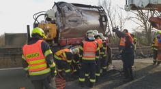 Na dálnici D46 havarovala cisterna, silnice už je průjezdná