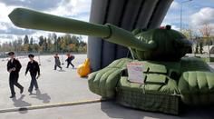 Takhle Rusové matou nepřítele: Pořídili si nafukovací armádu!