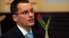 Lidé se musí vrátit k úspornému způsobu života, radí ekonom