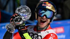 To je nešika. Hvězdný lyžař si rozmlátil trofej, ve sněhu sbíral střepy