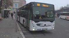 Řidiči autobusů v Jablonci se bouří. Raději vozí lidi zadarmo
