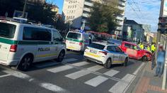 Řidič likvidoval zaparkovaná auta, pak zbořil i svůj pick-up. Nadýchal tři promile