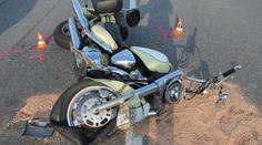 Motorkář se na D1 srazil s bagrem. Zemřel na místě
