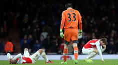 Čechův večer hrůzy. Další porážka Arsenalu, zranění a pauza!