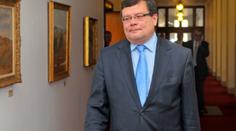 To není vtip! Vondra s MODROU KNÍŽKOU chce šéfovat NATO