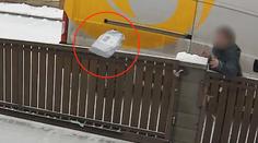 VIDEO: Panu Macourkovi doručili balík svérázným způsobem. Nepřijatelné, zuří Balíkovna