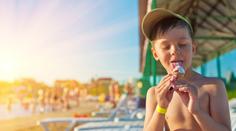Drsné opatření v oblíbené letní destinaci. Na pláži lidé nemohou lízat ani zmrzlinu