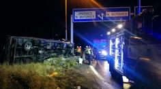 Na sjezdu z Rozvadovské spojky se převrátil kamion