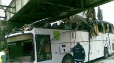 OBRAZEM: Poschoďový autobus plný dětí havaroval v Polsku. 30 zraněných