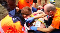 Dostal žihadlo a zastavil se mu oběh! Svědci ho naštěstí zachránili