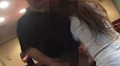 Místo spropitného dostal číšník orální sex! Natočili to na video
