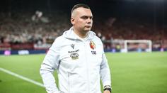Polský fotbal řeší velký skandál! Trenér soupeře Plzně měl posílat SMS rozhodčím
