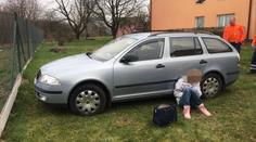 Řidička narazila do domu a je v kómatu, volali policii. Bylo to jinak