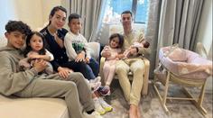 Tři roky od velkého štěstí i osobní tragédie. Ronaldo slaví narození dcery