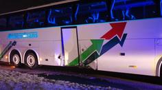 Opilý řidič naboural autobus, cestující si museli přestoupit