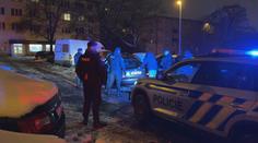 Policisté v Praze stříleli po ujíždějícím autě. Po řidiči pátrají