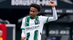 Momenty 24. kola Bundesligy: Fotbalisté kouzlili s míčem a pálili z dálky