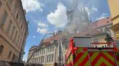 Požár u Staroměstského náměstí! Hořela budova vedle známé galerie