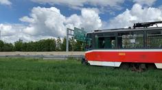 Na tramvaj u D1 se vrhli sprejeři, čistá nevydržela ani půl dne!