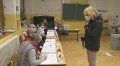 Volby ve znamení problémů. Zásah policie i vyplavený statistický úřad